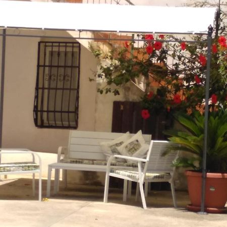 Casale Hibiscus Santa Maria del Focallo Exterior foto